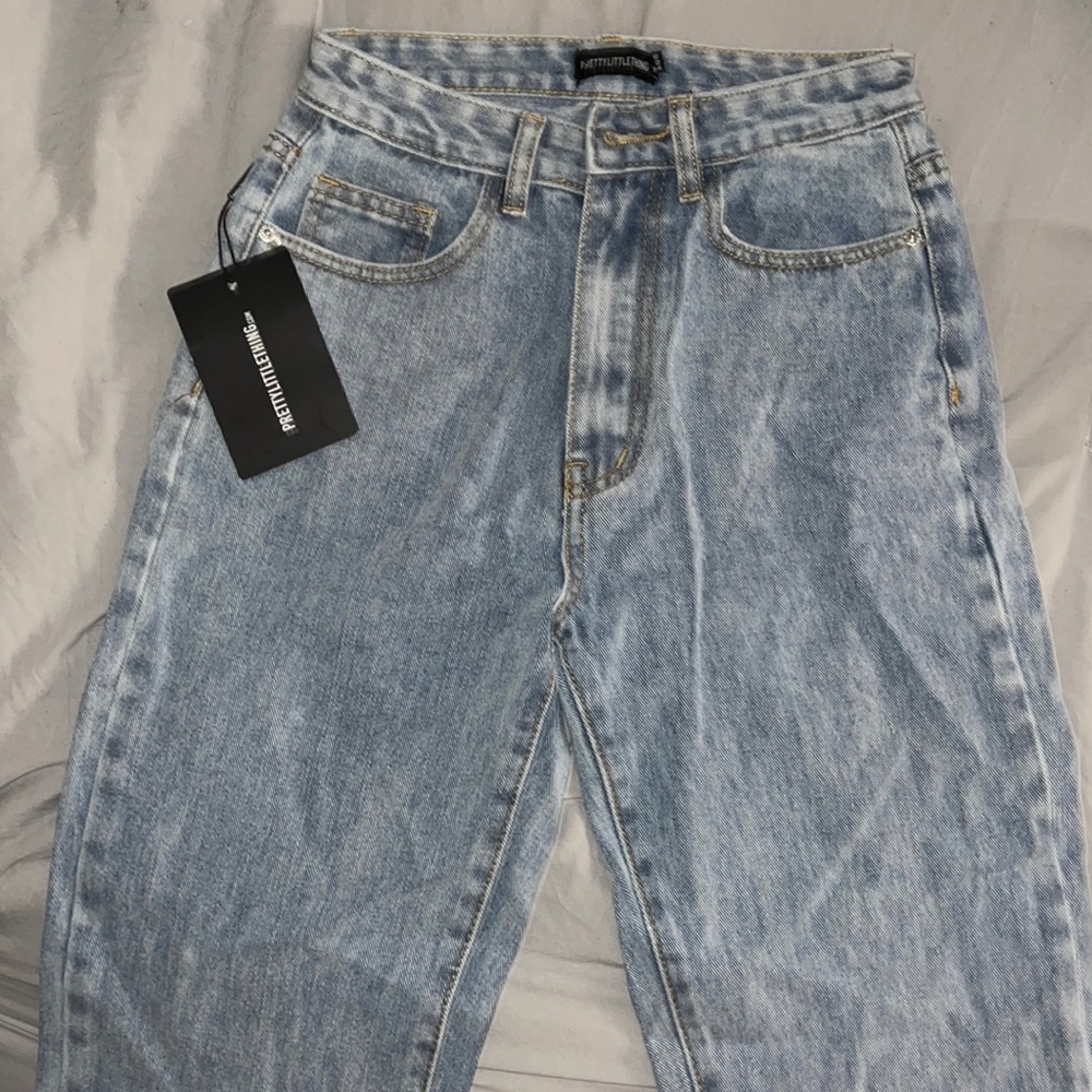 new PrettyLittleThing butt rip jeans